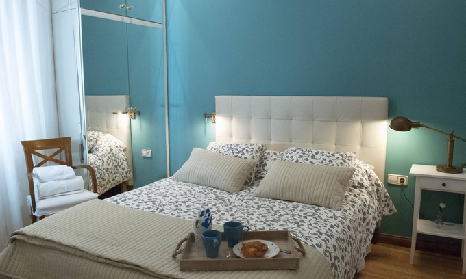 El Arenal Apartment | Prime Apartment in Sevilla with Spa and Family-Friendly Amenities