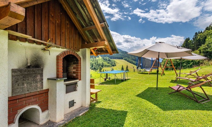 Arriach Villa | Cozy Villa Apartment for 4 with Free WiFi and Parking