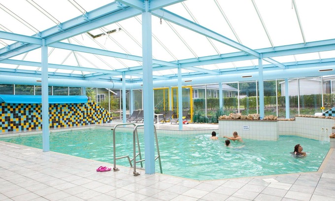 Belfeld House | Inviting Villa Apartment for 4 with Pool and Free WiFi