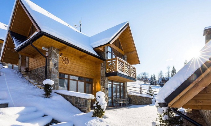 Zakopane House | Lovely apartment in villa for 6 guests with WIFI, TV, terrace, pets allowed and parking