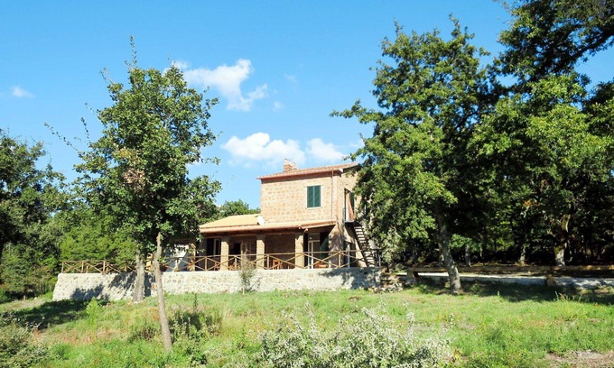Bolsena Apartment | Cozy Apartment for 5 with Pool, WIFI, and Pet Friendly