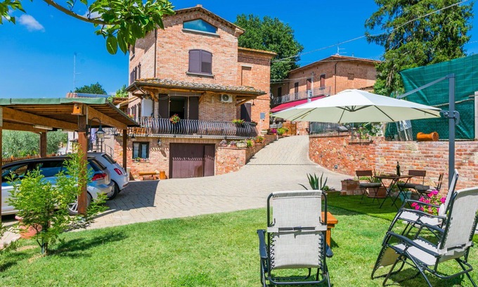 Cervognano Montenero Apartment | Lovely apartment for 3 guests with WIFI, A/C, patio and pets allowed