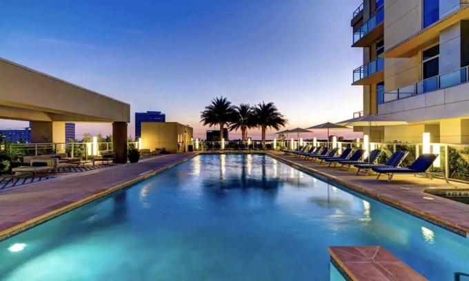 The Galleria Condo | Scenic Apartment with Pool and Breathtaking Sunsets