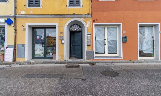 Cascine-La Croce Apartment | Inviting Apartment Near Pisa with Balcony and Pet-Friendly Perks