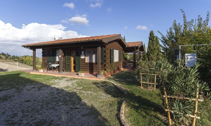 Sughera Apartment | Relaxing Apartment with Pool and Panoramic Views near San Gimignano