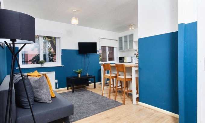 Leeds City Center Apartment | Comfortable Leeds City Centre Apartment with Free Parking