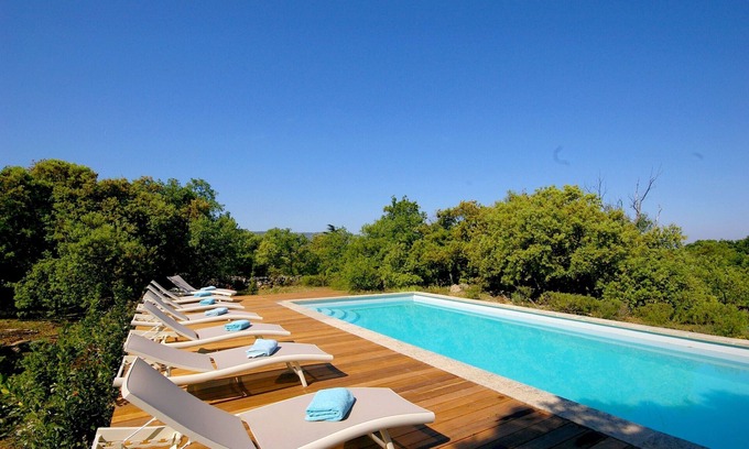 Bonnieux Villa | Idyllic Bastide Provençale 5* with Heated Pool & Spa