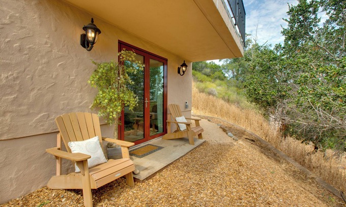 Belmont Apartment | Belmont Apartment with Breathtaking Views & Spa Amenities