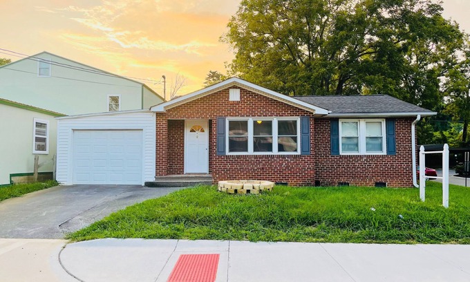 Blue Ridge House | Charming Brick Cottage in Downtown Blue Ridge - Pet Friendly Stay