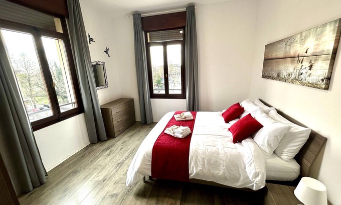 Padova Apartment | Lovely Bridge View Apartment Close to Padua City Center