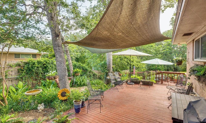 College Station Cottage | Welcoming Bryan Home with Deck - Close to Kyle Field!