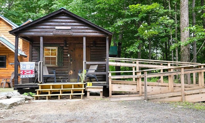 Warren Cabin | Cozy Cabin Retreat Near Sugarbush Resort with Hot Tub