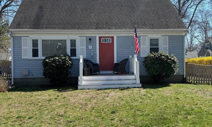 Teaticket House | Delightful Cape Home Near Falmouth Heights and Beaches