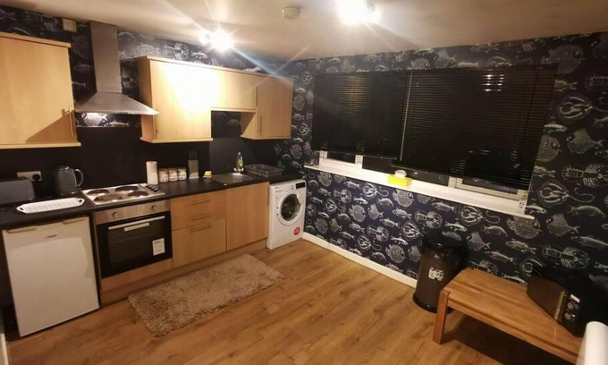 Fleetwood Apartment | Cozy 1-Bed Apt Near Town Centre & Beach - Free Wi-Fi