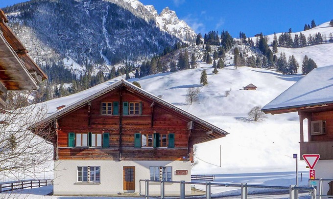 Schwenden Apartment | Inviting Apartment for 4 with WIFI, TV, and Scenic Views