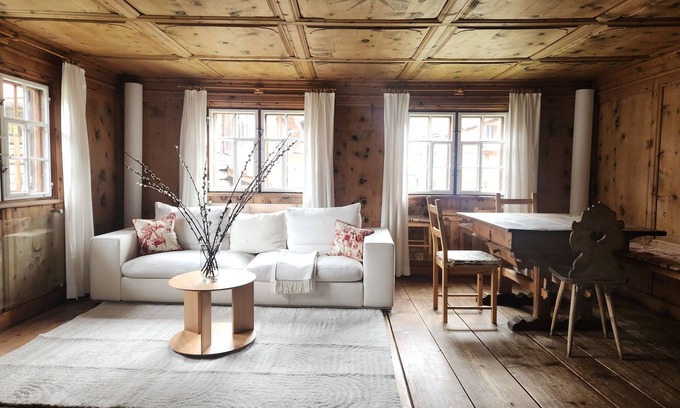 Serneus Ski Chalet | Lovely Chalet in Klosters with five bedrooms five bathrooms close to ski lift