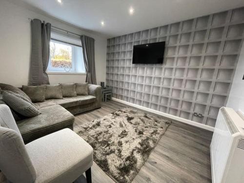 Gilmerton House | Comfortable City Home for Family-Friendly Getaways