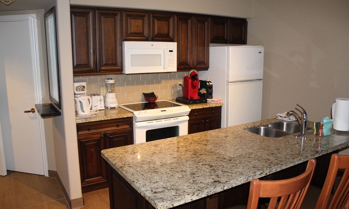 Oro-Medonte Condo | Cozy Condo Retreat in Horseshoe Valley with Pool & Spa