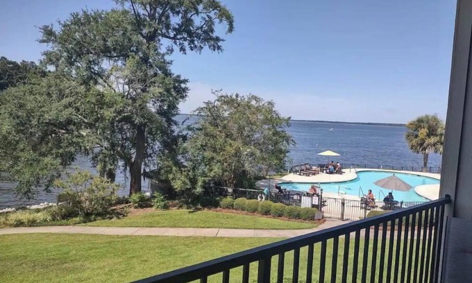 Santee Condo | Beautiful Condo with Pool, Balcony & Lakeside Views