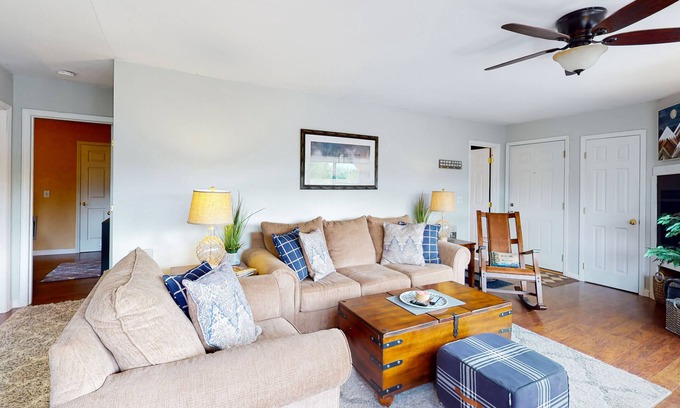 Banner Elk Condo | Cozy Condo with Mountain Views, Fireplace & Pet-Friendly Stay