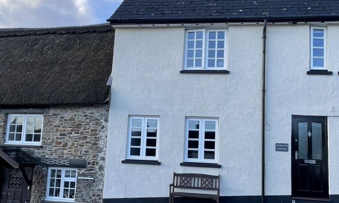 Chittlehampton Cottage | Charming Cottage in Picturesque Chittlehampton Village