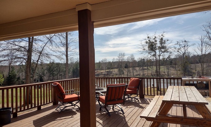 Grady Cabin | Scenic Retreat on 40+ Acres with Family-Friendly Amenities
