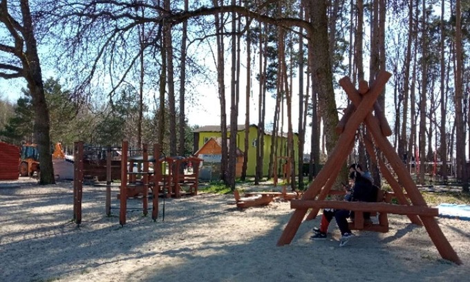 Hradec Kralove House | Inviting Villa Apartment for 4 with WIFI, A/C & Pets Welcome