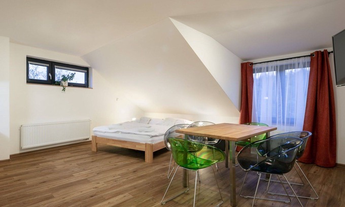 Janske Lazne Apartment | Inviting Apartment for 4 with WIFI, TV & Panoramic Views