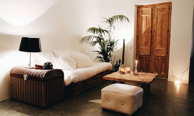 San Anton Apartment | Stylish Design Loft with Ocean View, Minutes to the Beach