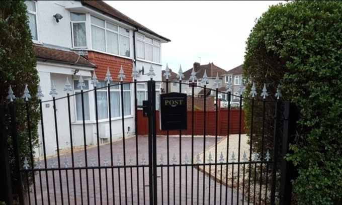 Welling House | Lovely Duplex House in a quiet suburb.