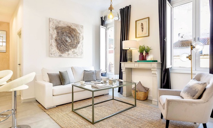 El Arenal Apartment | Charming Duplex with Spa & Pet-Friendly Amenities in Galera III