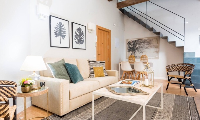 Ensanche Centro Apartment | Cozy Duplex Steps from Cathedral with Spa & Breakfast