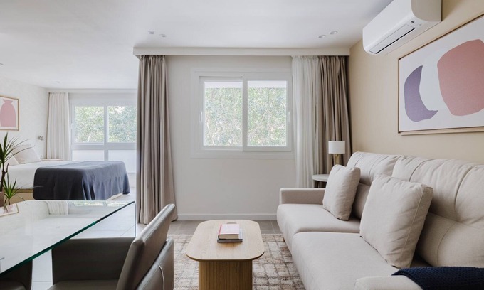Teatinos Apartment | Cozy El Consul Studio with Pool, Pet-Friendly & Near Dining