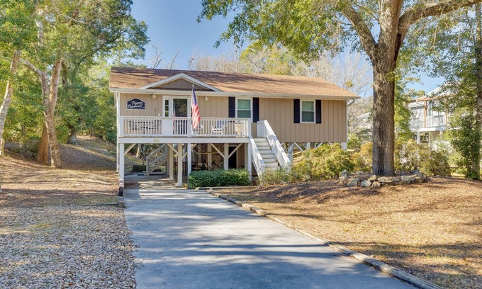 Emerald Isle House | Idyllic Emerald Isle Retreat with Ocean View & Spa Access