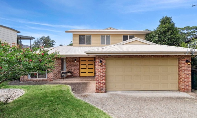South Durras House | Family-Friendly Beach House with Pet Access Steps to Ocean