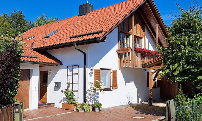 Ebersberg District Apartment | Convenient Flat for 6 Near Munich - Family & Pet Friendly