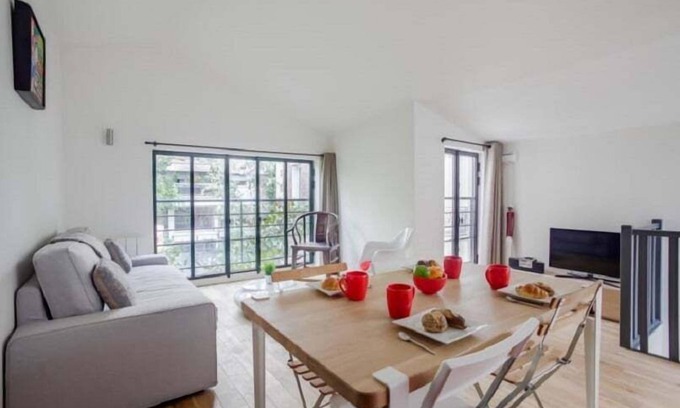 Villa Montmorency Apartment | Elegant Flat in the 16th Arrondissement with Spa Amenities