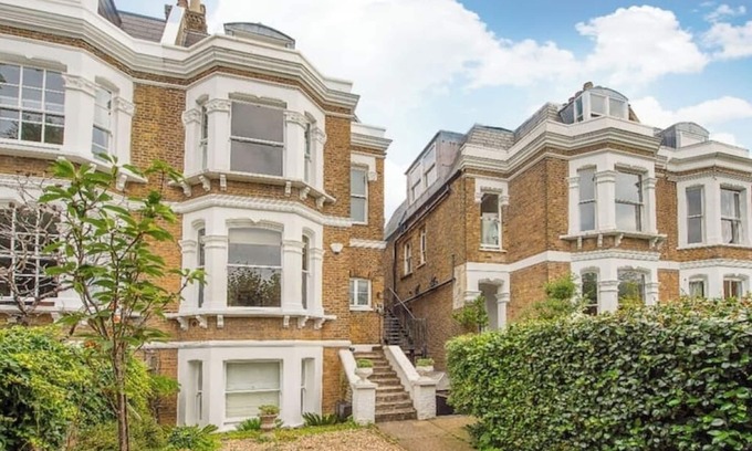 Southfields Apartment | Lovely flat near Wimbledon – perfectly located with private garden