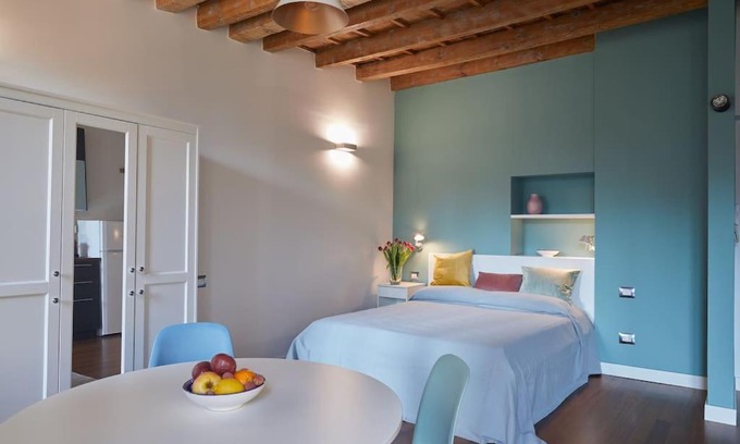 Porta Tenaglia Apartment | Delightful Flat with Scenic Park Views - Guest Rated 9.3