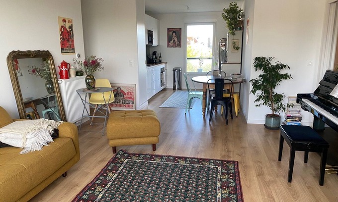Romainville Apartment | lovely flat with terrace, in a quiet place