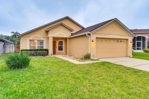Lake Mary House | Inviting Florida Retreat with Lanai Near Riverwalk