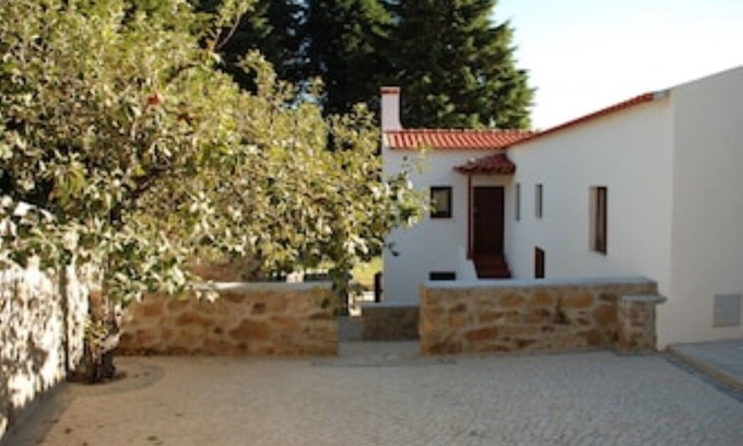 Figueiro dos Vinhos House | Cozy Cottage with Pool Near Village and Beautiful Coimbra