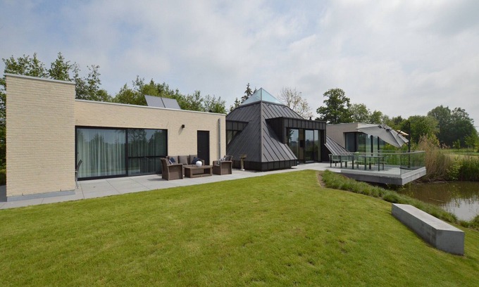 Eekhout Villa | Idyllic Holiday Home 'Walleken' with Family-Friendly Amenities