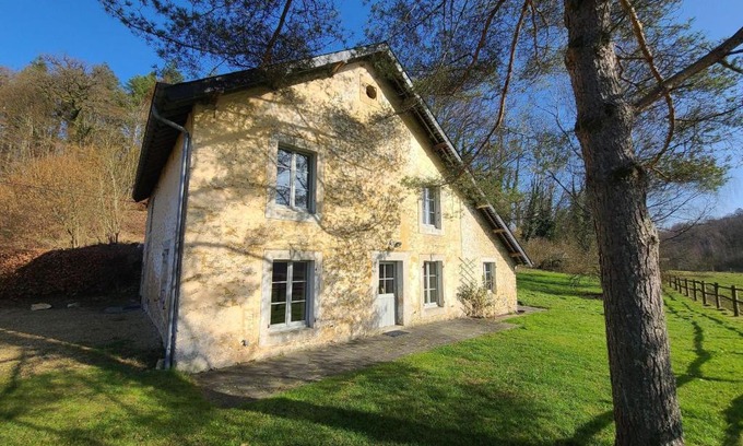 Orval House | Charming Holiday Home in Orval with Garden for Families