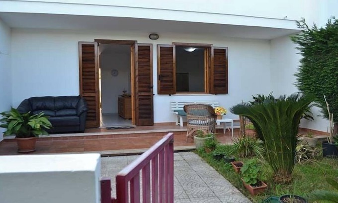 Torre dell'Orso Apartment | Charming Holiday Apartment "Casa a Torre dell'Orso PT55" with Garden