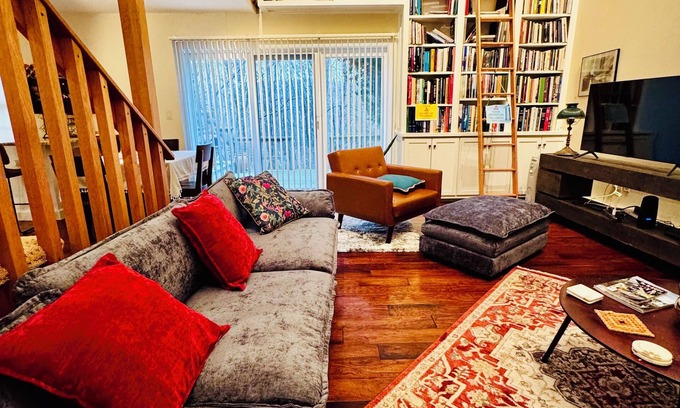 Williamstown House | Ideal Getaway for Berkshires Adventures and Cultural Visits