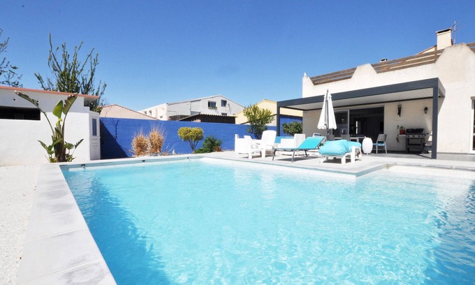 Las Bigues House | Relaxing Oceanfront Getaway with Private Pool & Spa