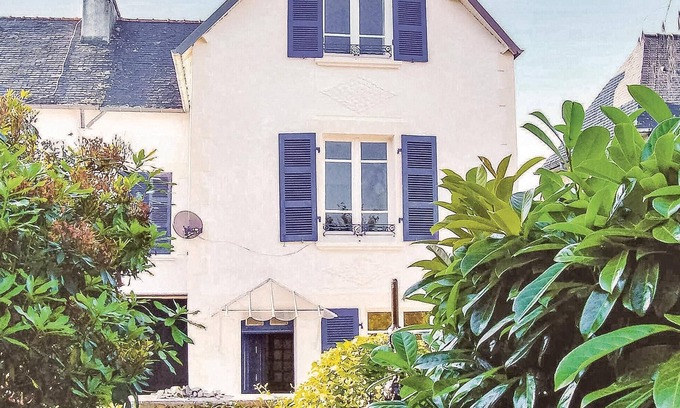 Chateauneuf-du-Faou House | Spacious 5-Bedroom Retreat in Chateauneuf du Faou