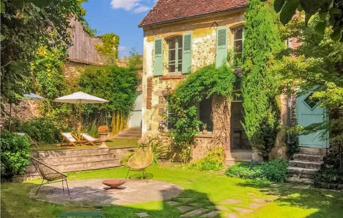 Villeneuve-sur-Yonne House | Inviting 5 Bedroom Home in Villeneuve-Sur-Yonne