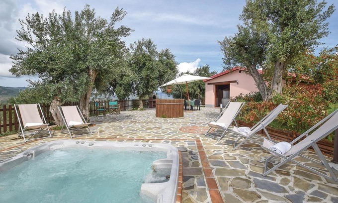 Stella Cilento House | Ideal 3 Bedroom Retreat with Pool & Spa in Stella Cilento